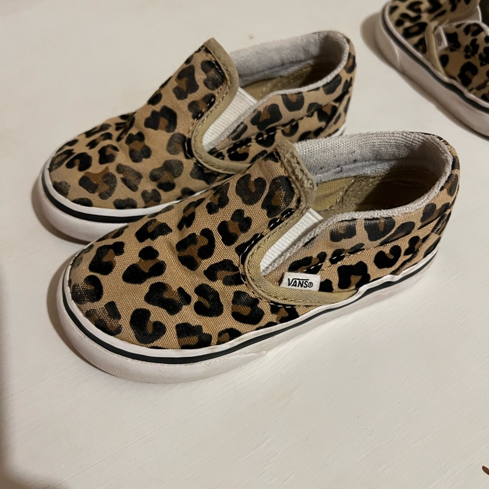 Leopard Vans